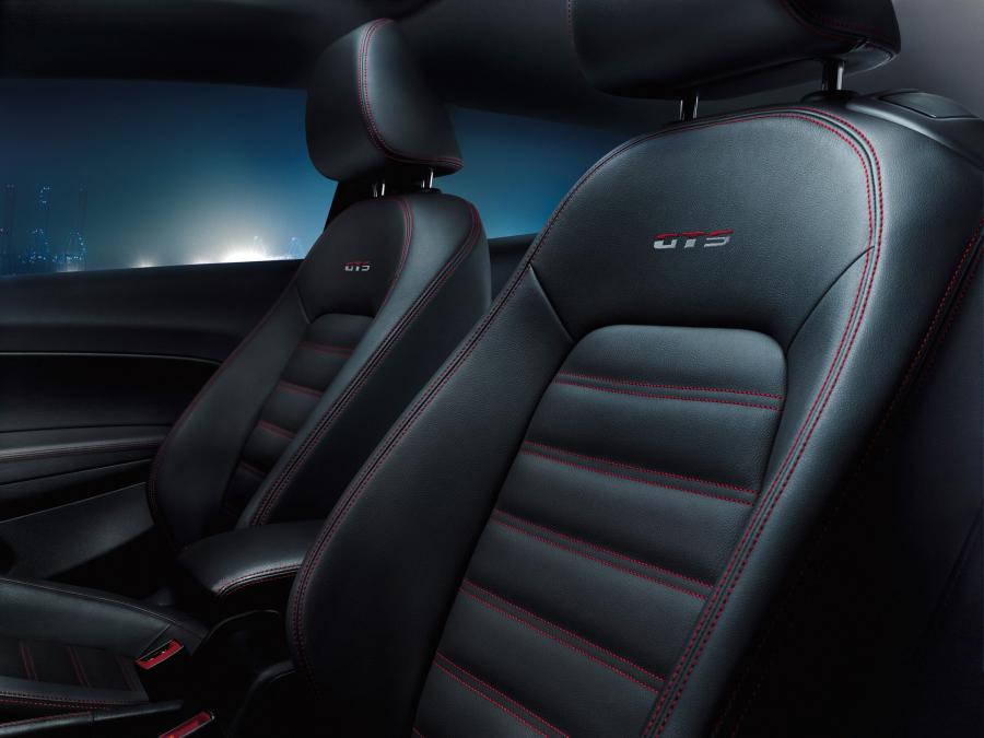  Volkswagen Scirocco GTS 2012 года  (фото 3 из 8)